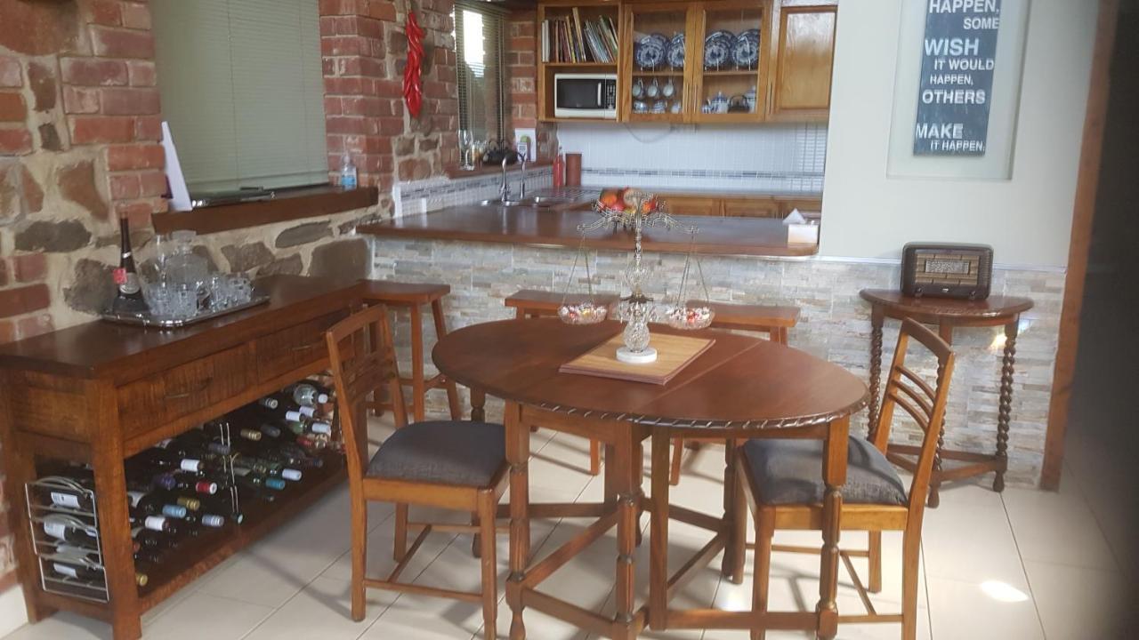 Highroost Bed & Breakfast Accomodation - Rural Escape Red Creek Bagian luar foto